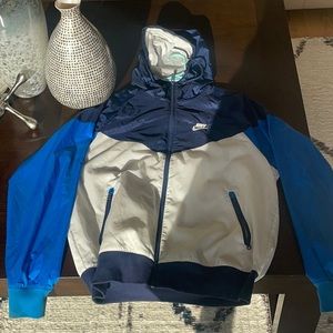 Small Nike windbreaker